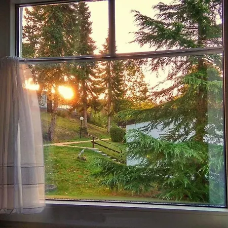 Modern Ausgestattetes Mit Moeblierter Suedhang-terrasse Im Altenautal Prázdninový dům